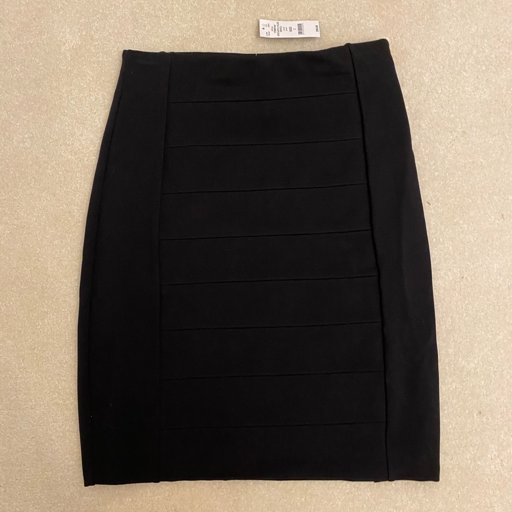 NWT White House Black Market Instantly Slim Skirt